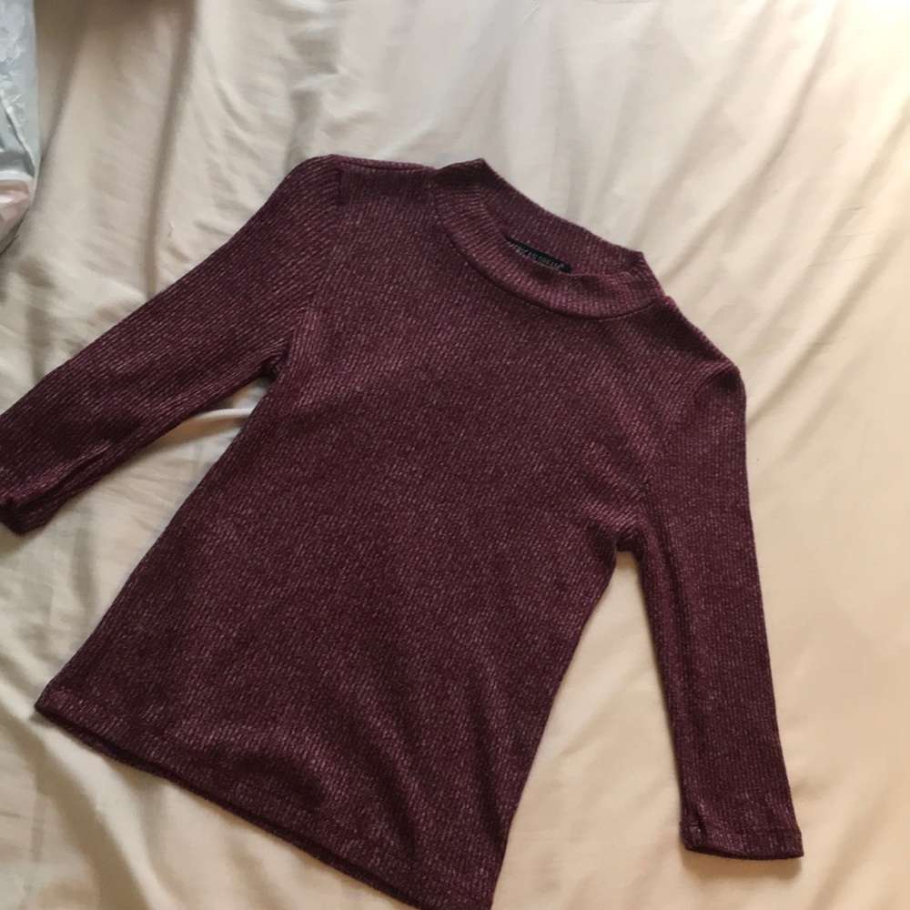 Half sleeve half turtle neck